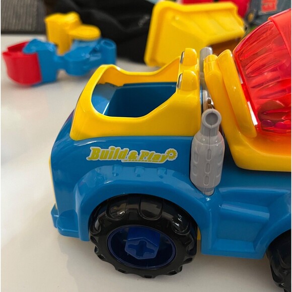 Large Bright Colors Build and Play Construction Set D101 - Picture 11 of 12